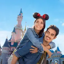 https://media.disneylandparis.com/d4th/fr-fr/images/n034943_2023dec30_world_dreams-matter-more-than-ever-key-visual-young-adults_1-1_tcm808-235401.jpg?w=208